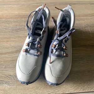 The North Face Women’s Raedonda Boot Sneaker